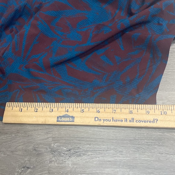 Mens lululemon reversible athletic shorts - Picture 8 of 8